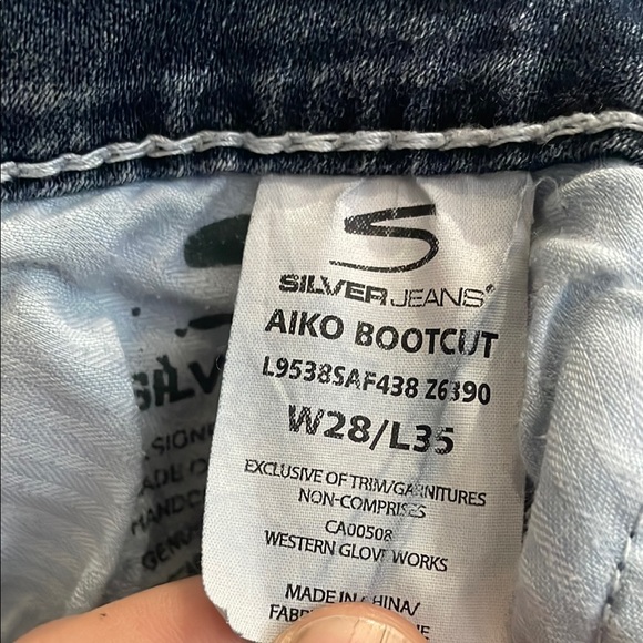 Silver Jeans - Picture 3 of 4
